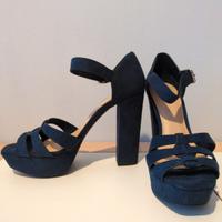Sandali con tacco e plateau Bershka