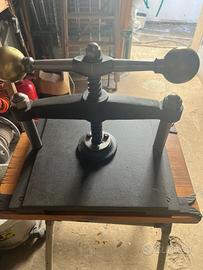 Antica pressa/torchio per stampa e rilegatura