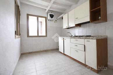 CASA SEMINDIPENDENTE A BAISO