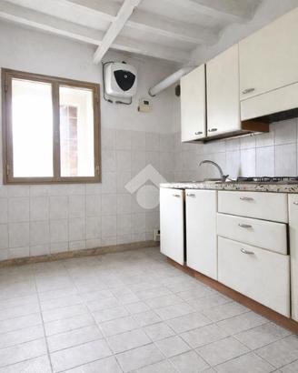 CASA SEMINDIPENDENTE A BAISO