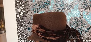 cappello stile francese per donna.