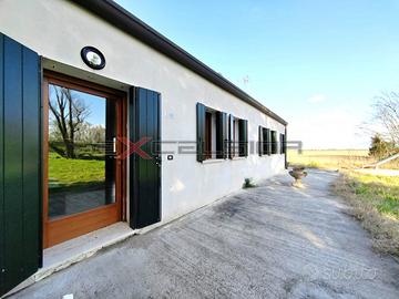 BOSCOCHIARO: casa accostata