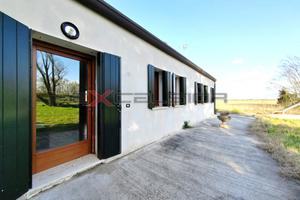 BOSCOCHIARO: casa accostata