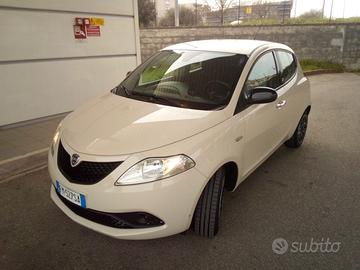 LANCIA YPSILON 2018 GPL GOMME NUOVE