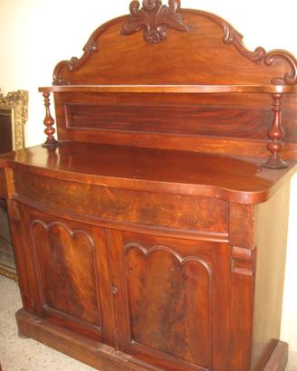 Credenza Vittoriana