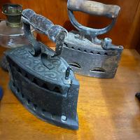 Ferro da stiro antichi