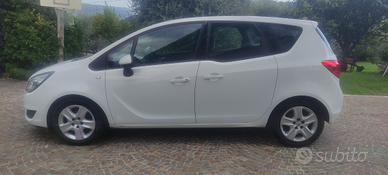 Opel Meriva B MPV / Space wagon 1.4