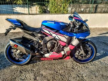 Yamaha R1 2023 