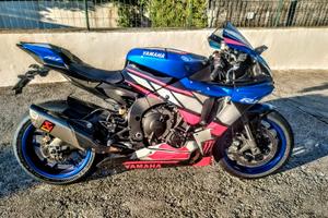 Yamaha R1 2023 