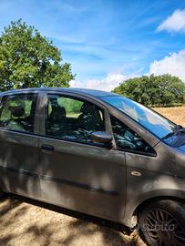 Pezzi di fiat idea