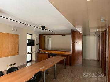Ufficio prestigioso ba003528