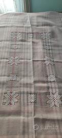 tovaglia di lino ricamata 