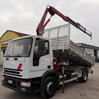 Iveco 130E18 ribaltabile con gru