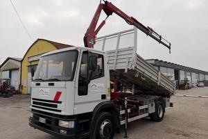 Iveco 130E18 ribaltabile con gru