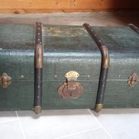 Antico baule da viaggio