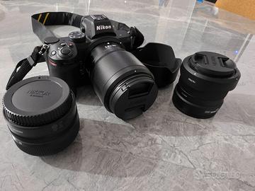 nikon z5 completa di 3 obiettivi.