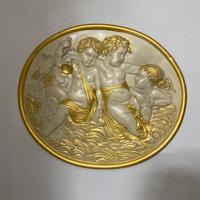 Elegante Bassorilievo Ovale con Putti