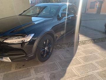 Volvo  V90 cross country