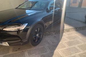 Volvo  V90 cross country