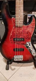 Basso Squier by Fender