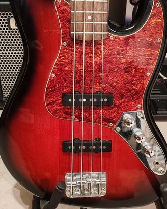 Basso Squier by Fender
