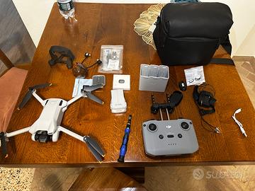 DJI Mini 3 Fly More Combo 249gr drone con RC e bat