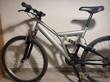 MountainBike - MTB - Biammortizzata Argento e Nera