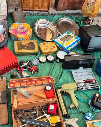 Oggetti epoca per mercatino