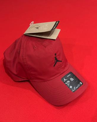 Cappellino Jordan rosso con logo Jumpman
