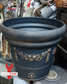 Vaso da giardino in resina decorato