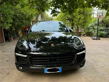 Porsche Cayenne Platinum Edition