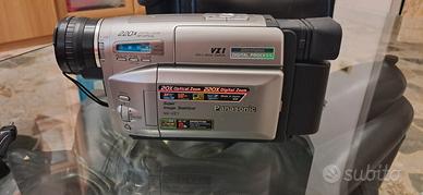 Videocamera Panasonic + caricabatterie + borsa