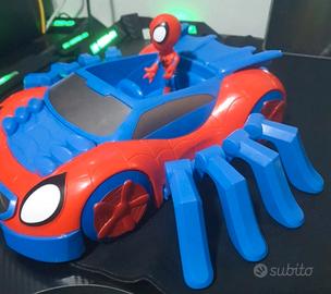 macchina di spiderman