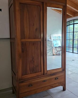 Armadio in legno massello