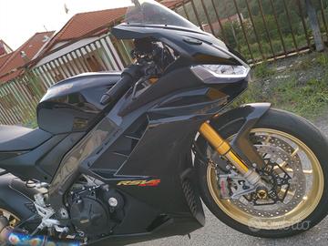Aprilia RSV4 1100 factory ultra dark