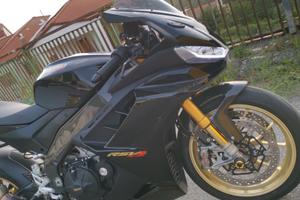 Aprilia RSV4 1100 factory ultra dark
