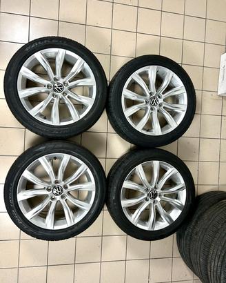 Cerchi e gomme originali Volkswagen T roc 215/50 R
