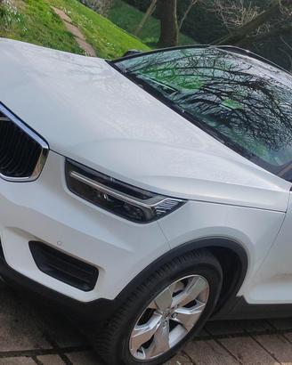 Volvo XC40 D4 AWD Tetto | Pelle |Harman Kardon