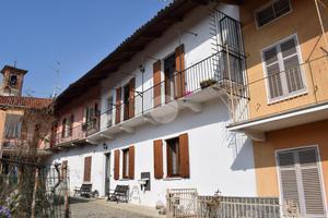 CASA DI CORTE A BENNA