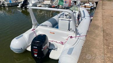 Gommone Bat 590 pacific motore suzuki 115 4t