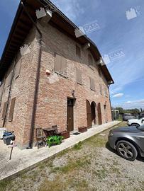 Villa di 250 m² con più di 5 locali e box auto dop