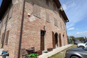 Villa di 250 m² con più di 5 locali e box auto dop