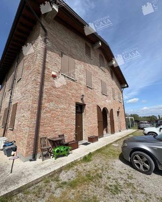 Villa di 250 m² con più di 5 locali e box auto dop
