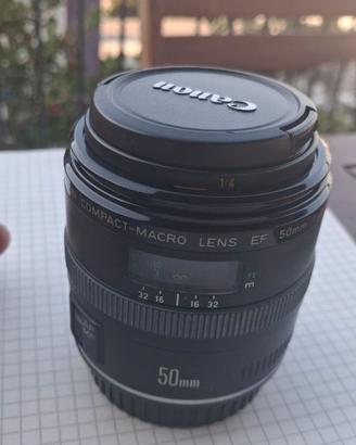 Canon EF Compact-Macro 50mm f/2.5 - Made in Japan