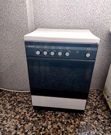 Cucina a gas Ariston 4 fuochi con forno