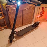 Monopattino elettrico Navee V40