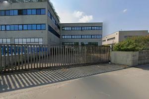 ideale per Magazzino e Laboratorio/Negozio Grande