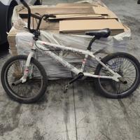 bicicletta BMX