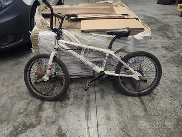 bicicletta BMX