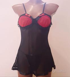 Completo sexy di pregevole fattura con perizoma